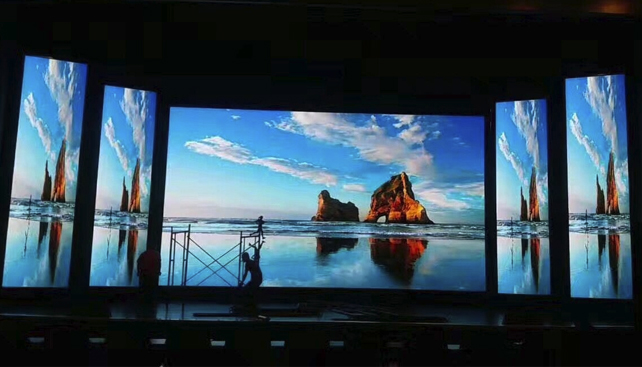 四川顯示屏維修:如何降低下雨天進(jìn)行LED顯示屏室外維修的風(fēng)險(xiǎn)？