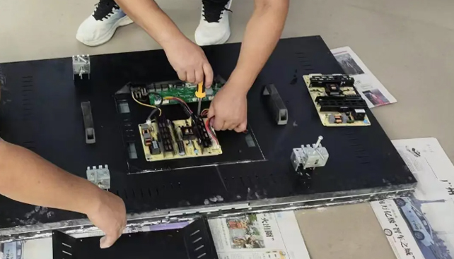 成都顯示屏維修|會(huì)議顯示屏壞了，應(yīng)該怎么辦？